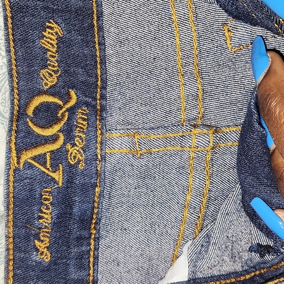 Shorts - Picture 3 of 3